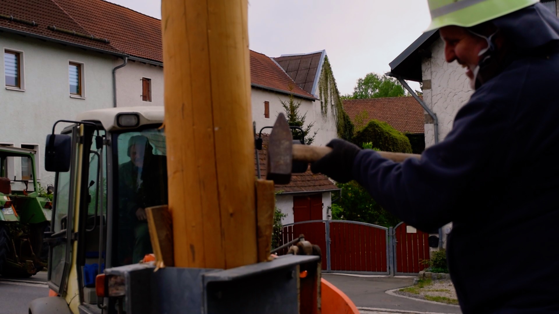 It takes a team of people to secure the Maibaum. No one wants a 30 meter Maypole falling over!