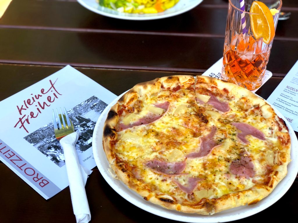 Hawaii pizza and Aperol Spritz at Kleine Freiheit in Weiden