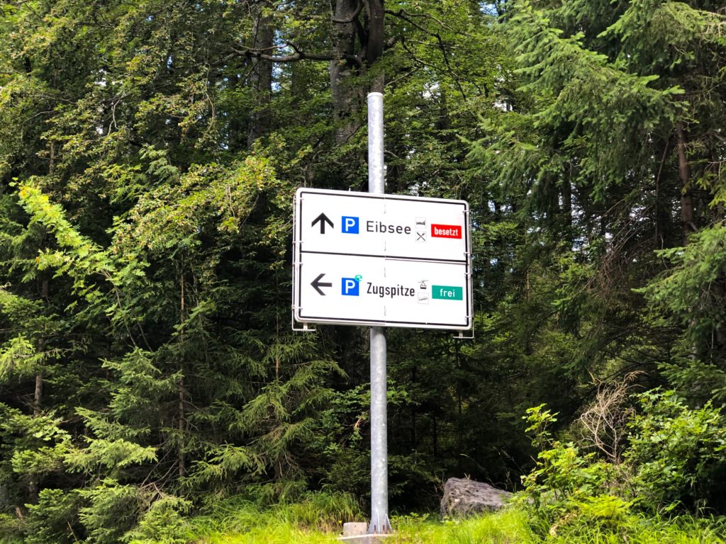 Parking availability sign for the Eibsee and Zugspitze