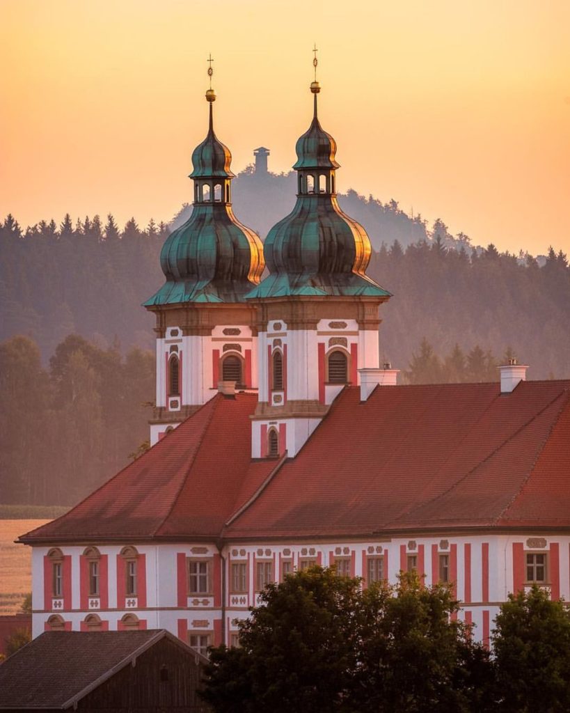 Speinshart Monastery overlooking the Rauher Kulm tower